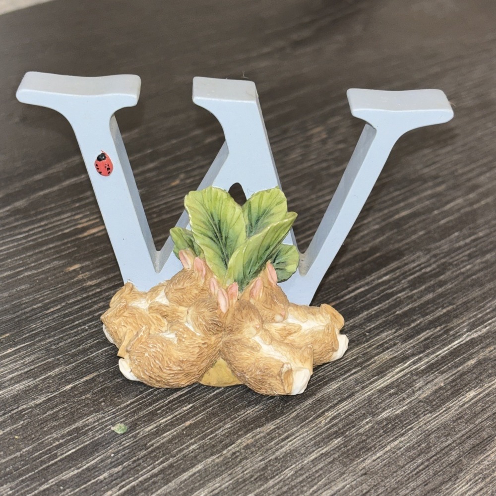 Peter Rabbit Alphabet Figurine Enesco 2005 Letter W A5015 Flopsy Bunnies